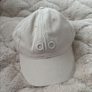 ALO Yoga Cream Baseball Cap